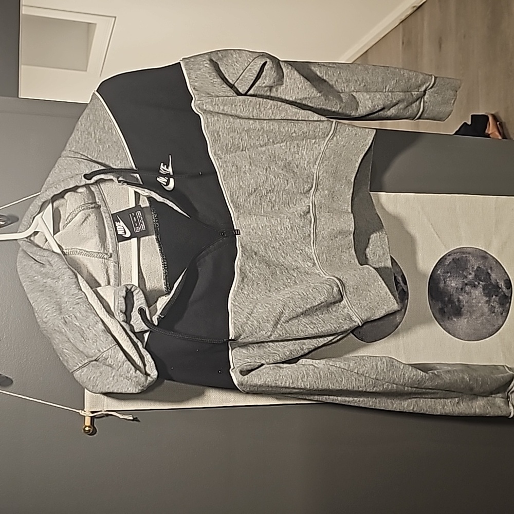 Nike cropped hoodie